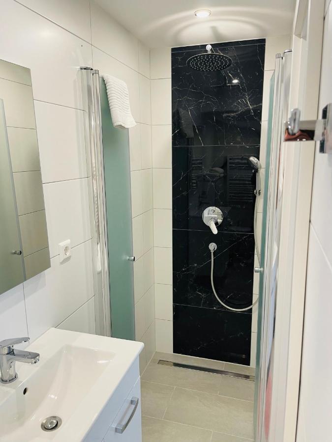 Prime Host Dream Appartement Karlsruhe Buitenkant foto