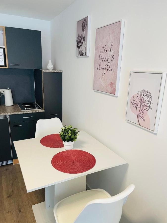 Prime Host Dream Appartement Karlsruhe Buitenkant foto