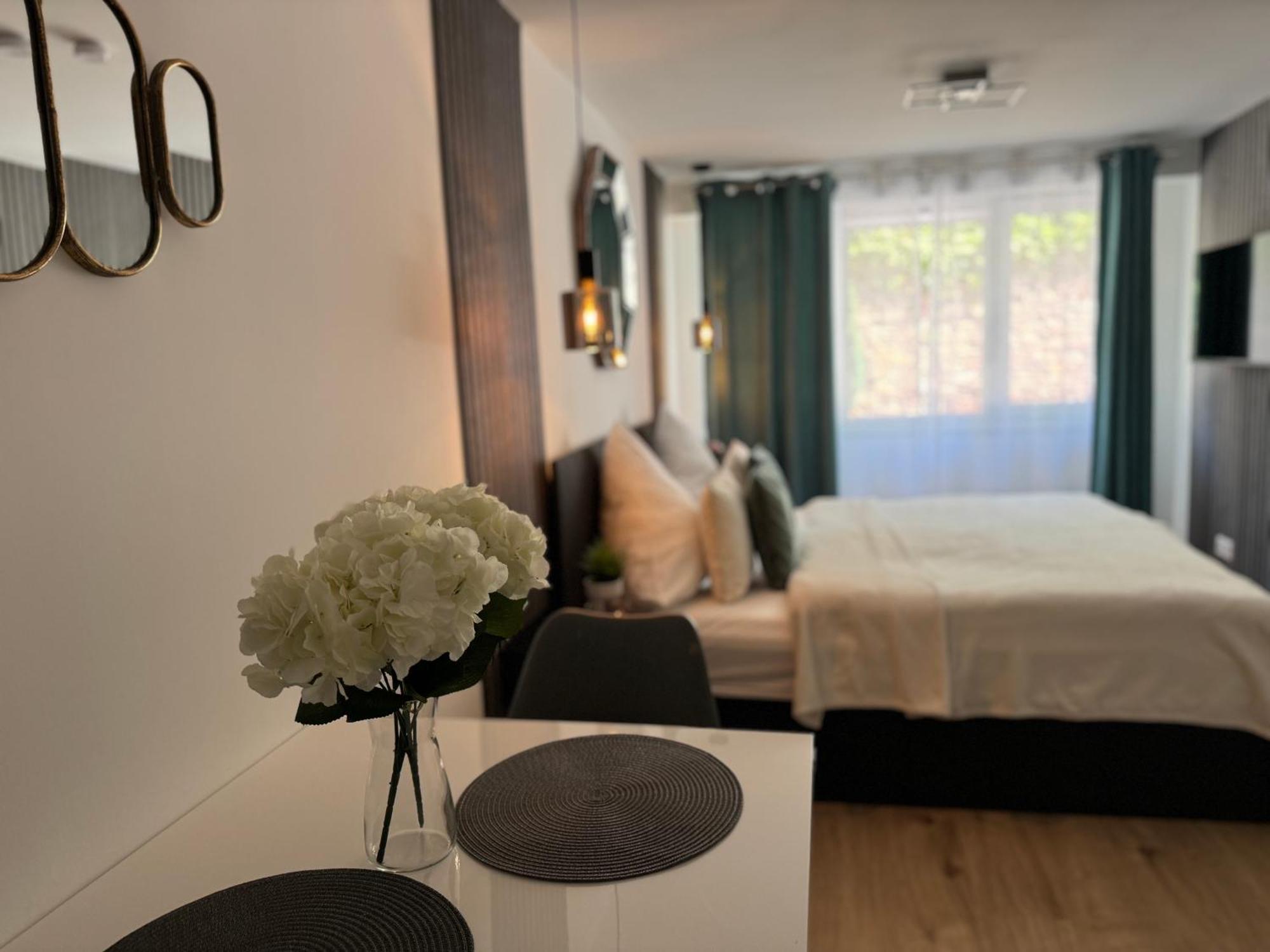 Prime Host Dream Appartement Karlsruhe Buitenkant foto