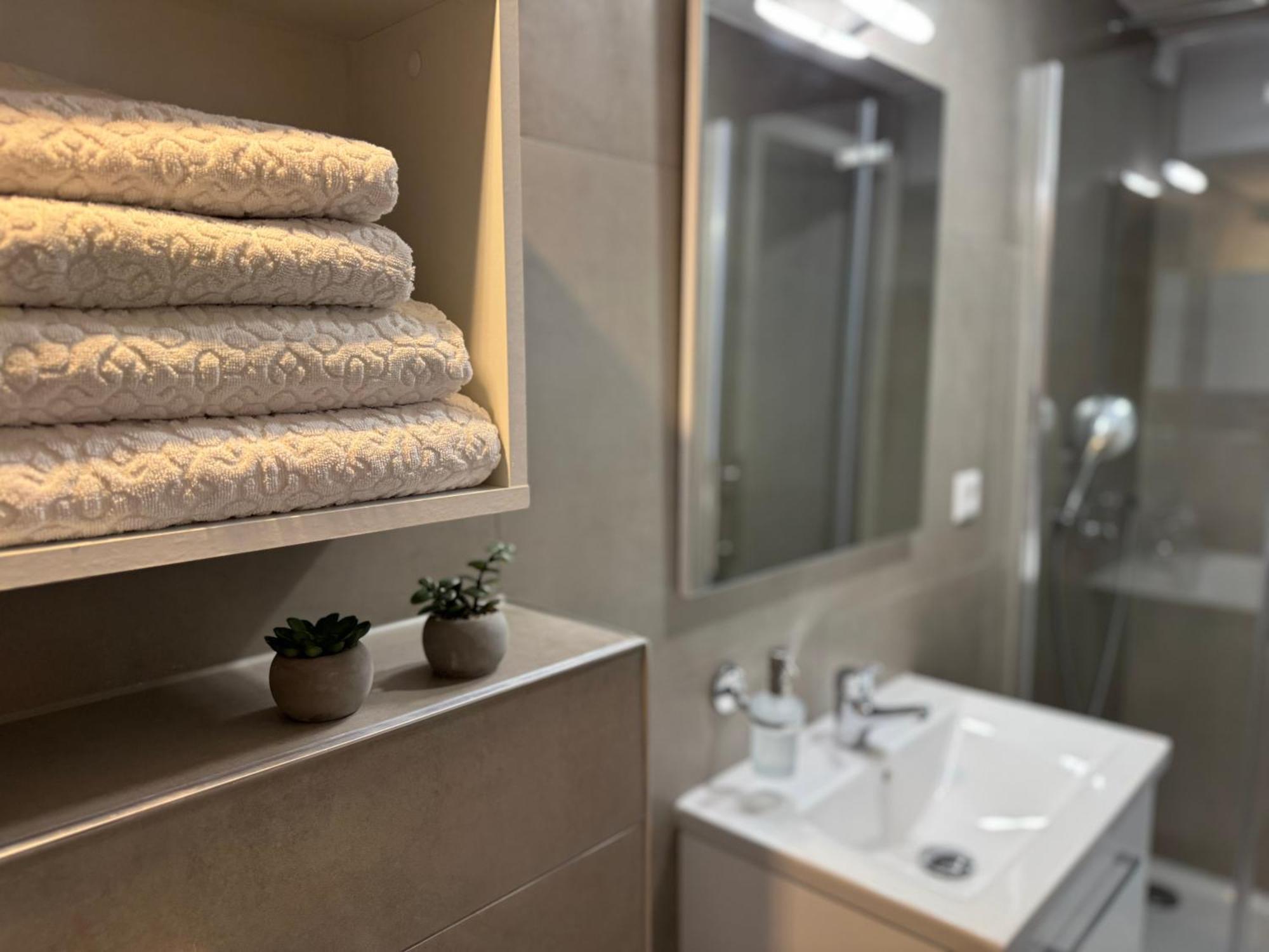 Prime Host Dream Appartement Karlsruhe Buitenkant foto